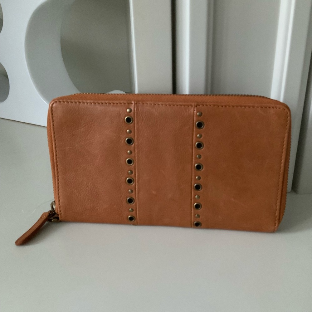 VILENCA HOLLAND Tan Brown Pebbled Leather Boho Distressed Wallet NEW